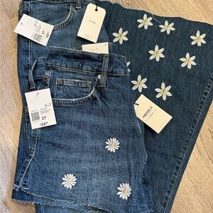 Flare Women's Blue Jeans with Daisy Embroidery
